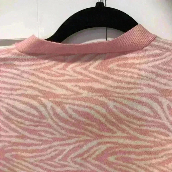 NWOT BCBG Generation Women’s Cropped Cardigan Pink And White Tiger Print… - Picture 9 of 10